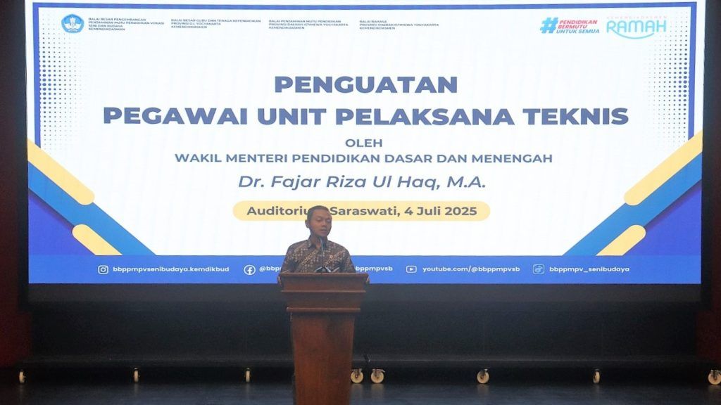 Wamendikdasmen Fajar Riza Ul Haq: Pegawai UPT Harus Jadi Juru Bicara Kebijakan Kementerian